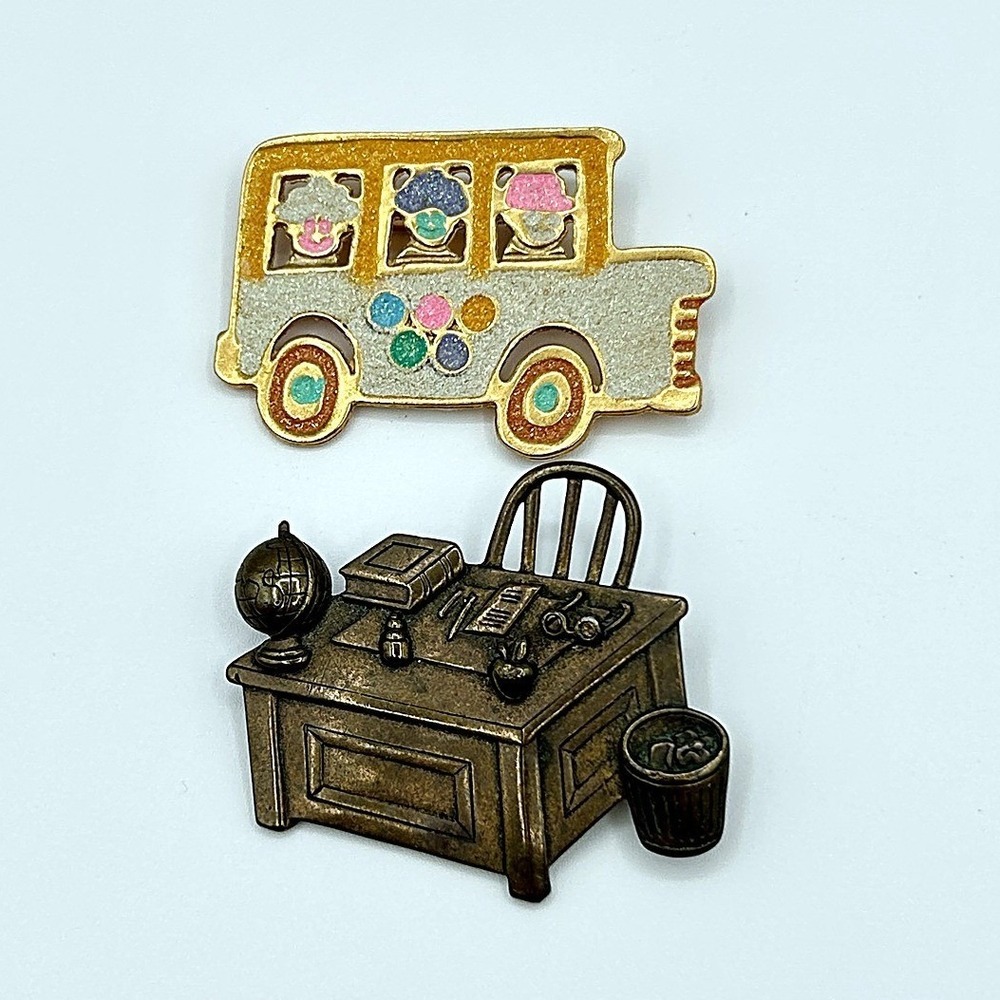 Vintage 80s JJ Jonette Jewelry Teacher Desk Brooch & Glitter School Bus Pin Set
